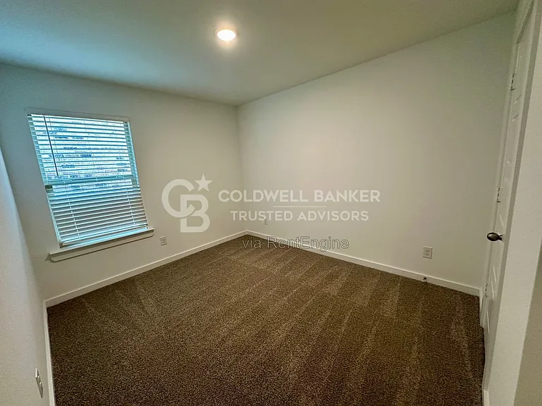 614 14th St — Photo 7