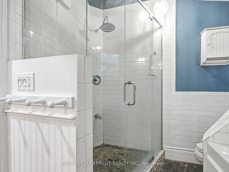 359 Herkimer St #UPPER — Photo 14