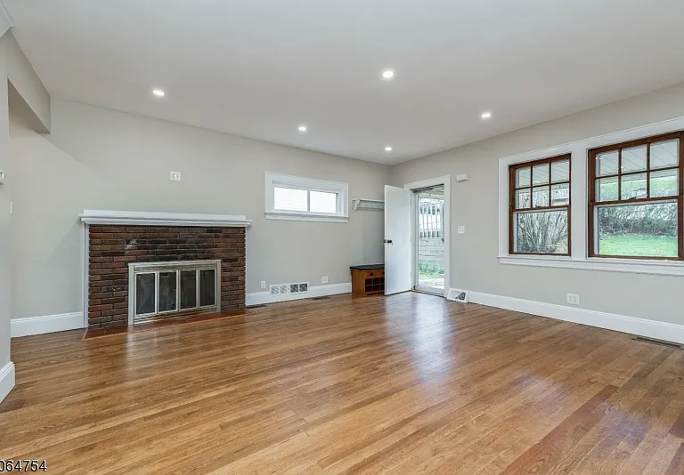 1244 Birch St #B — Photo 4