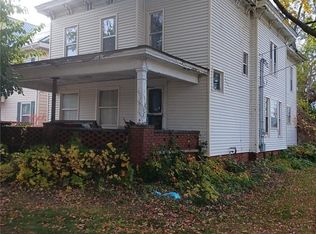 289 Harbor St, Conneaut, OH 44030