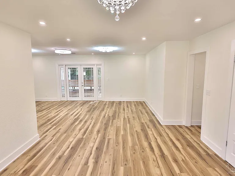 3795 Summer Dr — Photo 32