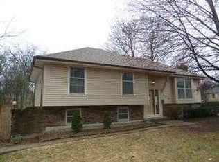 7305 E 129th St, Grandview, MO 64030