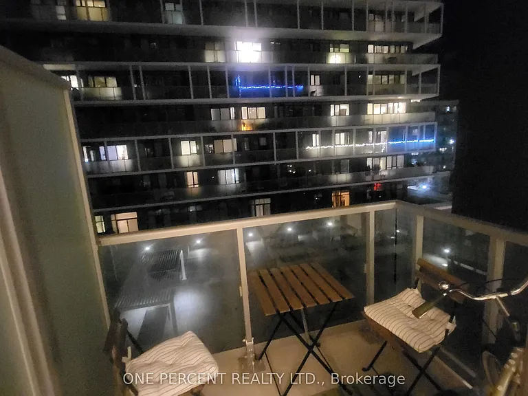 225 Sumach St #602 — Photo 9
