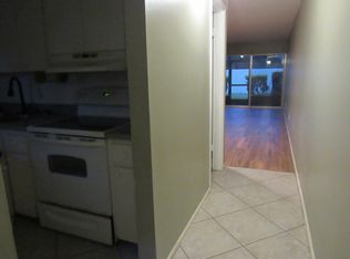 2908 Clark Rd APT 4, Sarasota, FL 34231
