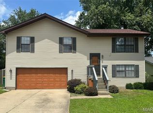 106 Center Grove Dr, O Fallon, IL 62269