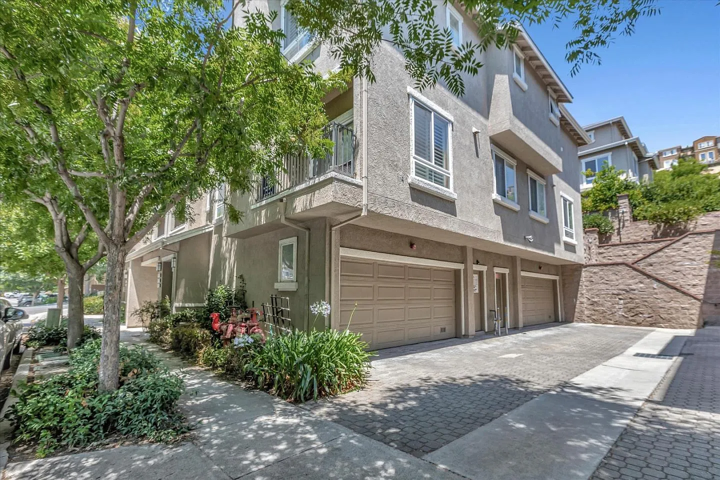 487 Marble Arch Ave photo 1