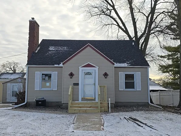 719 N Brinton Ave, Dixon, IL 61021