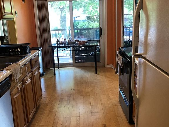 5th image of 4940 Foster St APT 110