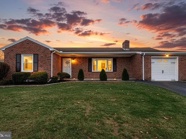 234 W Ore St, Seven Valleys, PA 17360