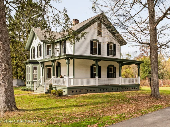 23 Frog Alley, Old Chatham, NY 12136