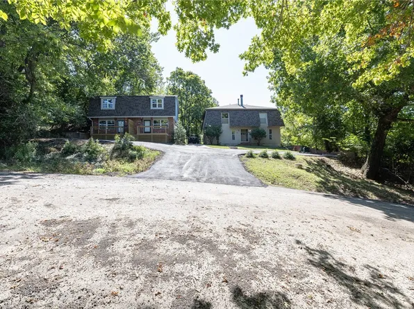680 E Crescent Dr, Fayetteville, AR 72701