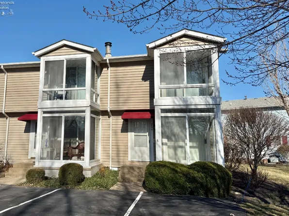 204 N Lakefront Dr #204, Pt Clinton, OH 43452