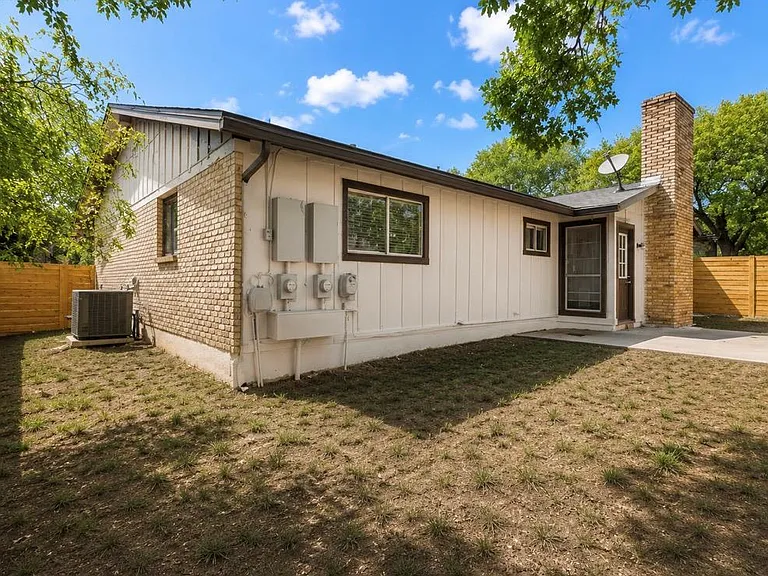 9407 Quail Meadow Dr #B — Photo 17