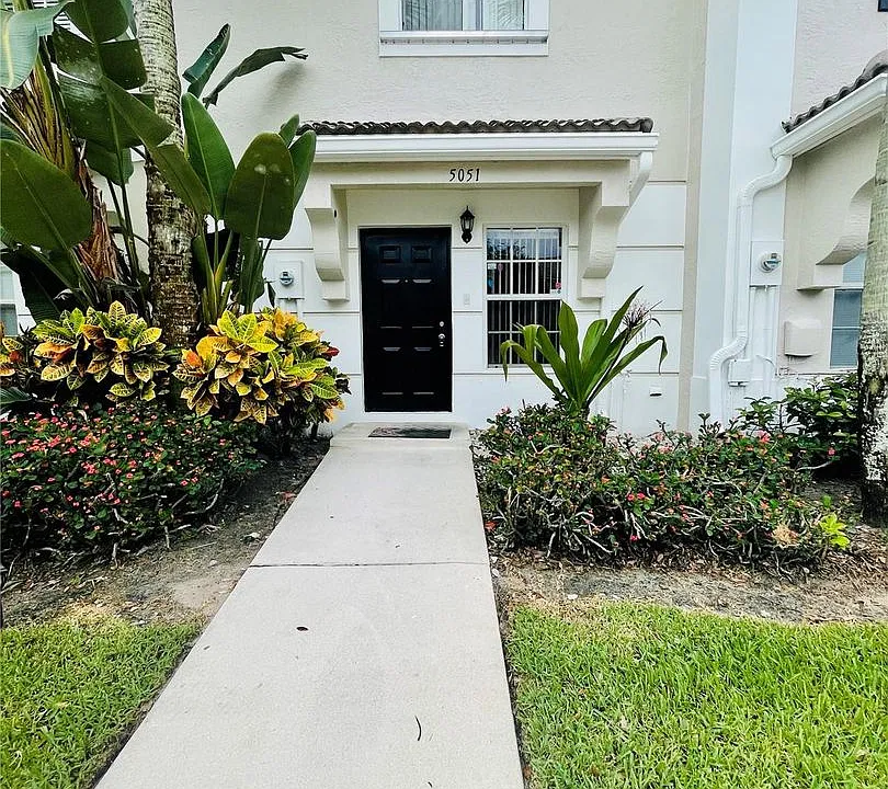 5051 Palmbrooke Cir