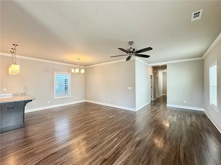 1013 NE Heights Ln — Photo 7