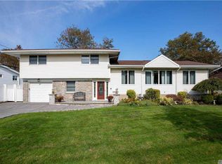 12 Jean Pl, Syosset, NY 11791