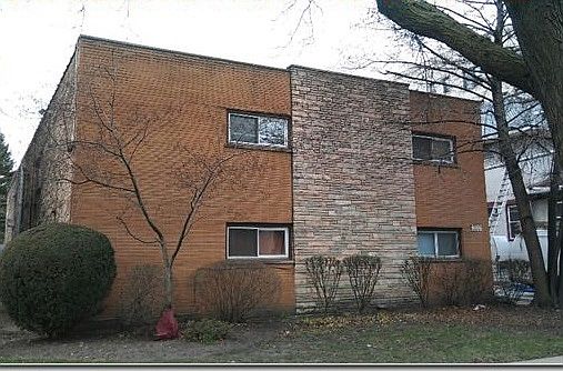 2nd image of 320 N Austin Blvd APT 1