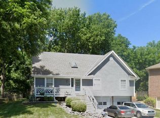 14912 S Locust St, Olathe, KS 66062