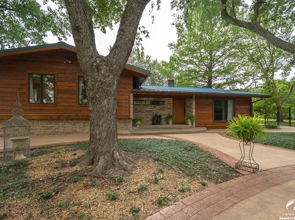 364 E 1600th Rd, Baldwin City, KS 66006