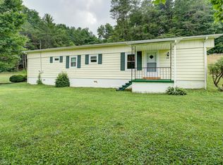214 Potter Ln, Bristol, TN 37620