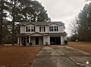 6800 Woodmark Dr, Fayetteville, NC 28314