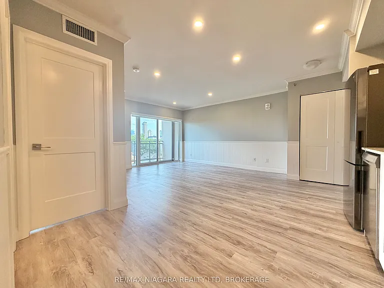 5698 Main St #414 — Photo 4