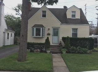 165 Foster Ave, Valley Stream, NY 11580