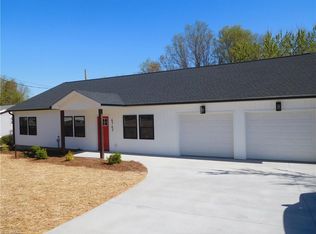 4743 White Rock Rd, Winston Salem, NC 27105