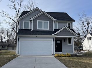 1430 Beachland Blvd, Waterford, MI 48328
