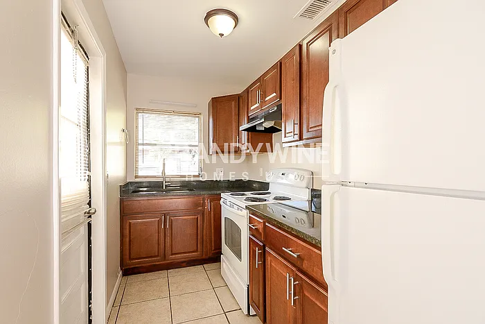 4301 W Bay Ave — Photo 8