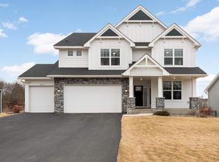 9637 Timber Ter, Victoria, MN 55386