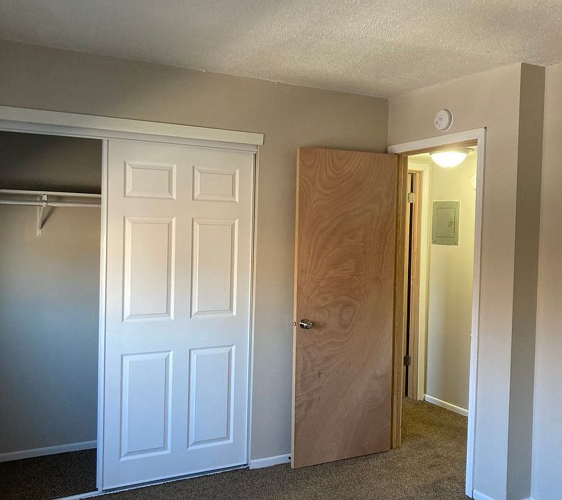 614 W 63rd Apartment Rentals Davenport, IA Zillow