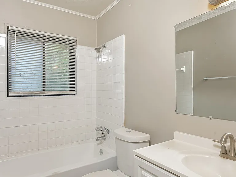 123 Sir Gregory Mnr — Photo 10