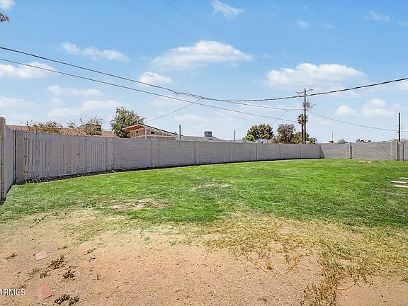 4th image of 2425 W SHADY GLEN Avenue