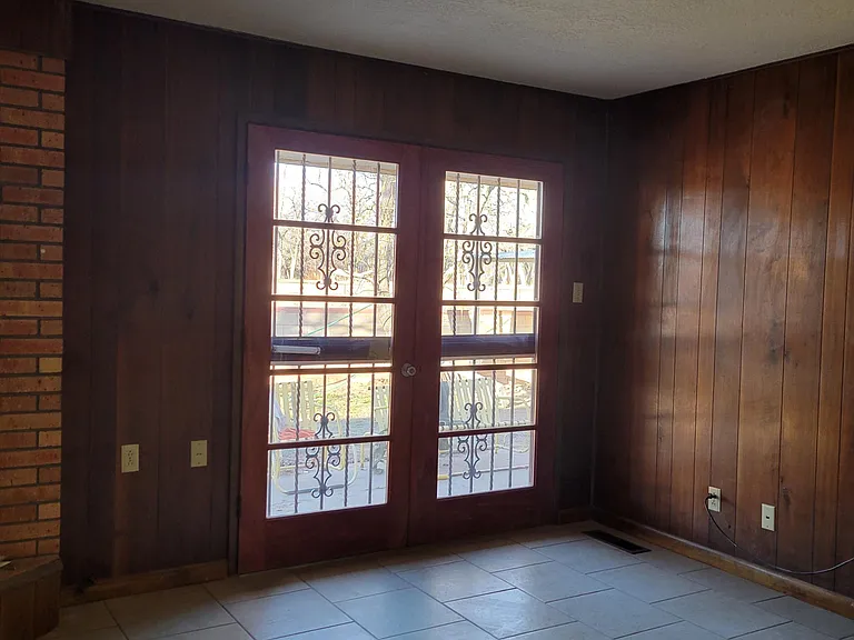 1536 E River Rd — Photo 14