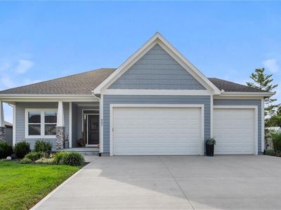 907 N Willow Ct, Tonganoxie, KS, 66086