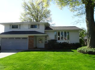 21267 Nottingham Dr, Fairview Park, OH