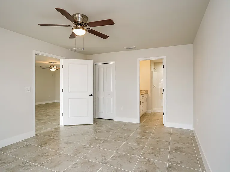 1037 Kimberly Ave — Photo 9
