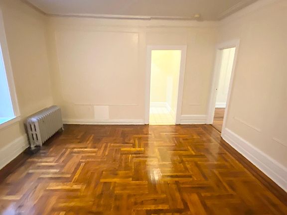 2nd image of 285 Lincoln Ave APT 4