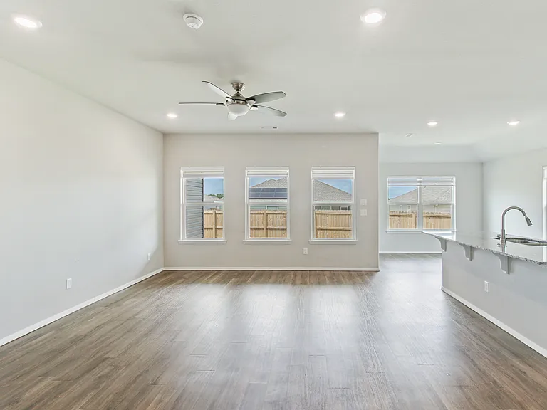 3700 S 1st Pl — Photo 2