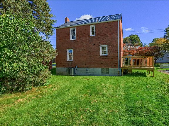 4th image of 732 Pershing St