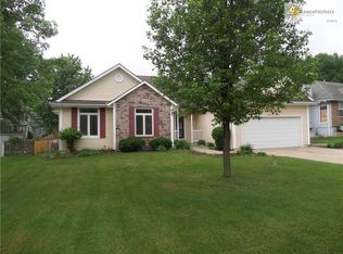 1717 NE Misty Ln, Lees Summit, MO 64086