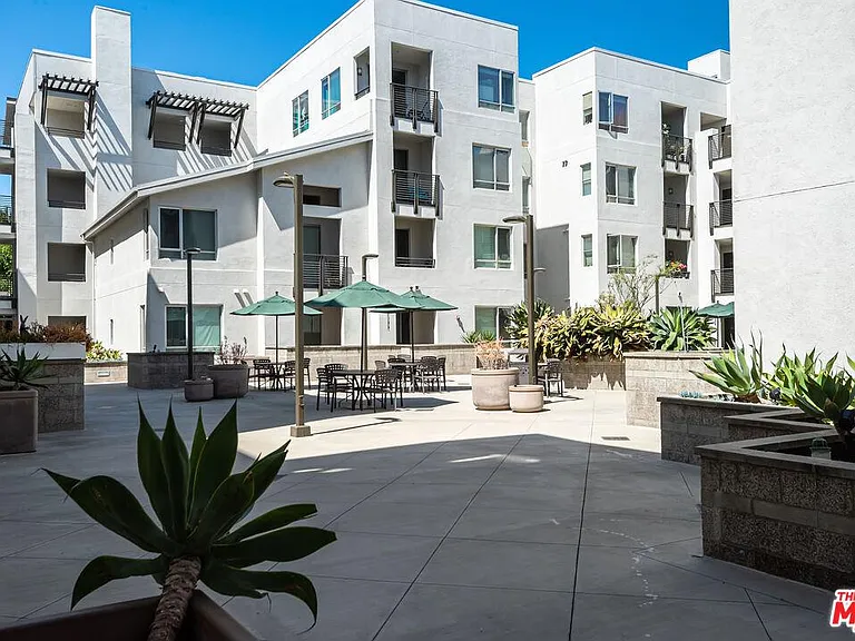 6400 Crescent Park E #110 — Photo 9