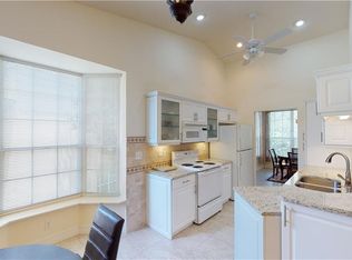 73 Silver Oaks Cir #201, Naples, FL 34119