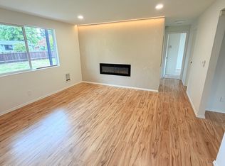 222 Chicago Blvd S APT C, Pacific, WA 98047