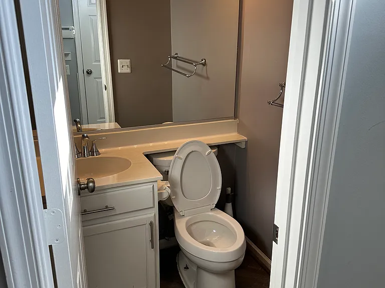106 Hampstead Ct NE — Photo 11