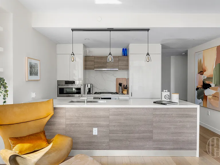 505 W 43rd St #14H — Photo 5