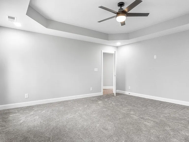 2129 Powell Rd — Photo 16