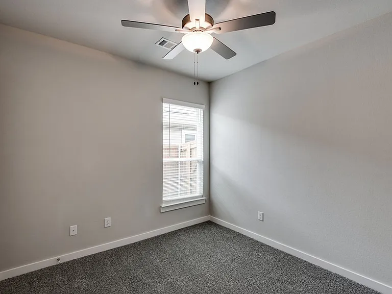 748 Wheatfield Dr — Photo 11
