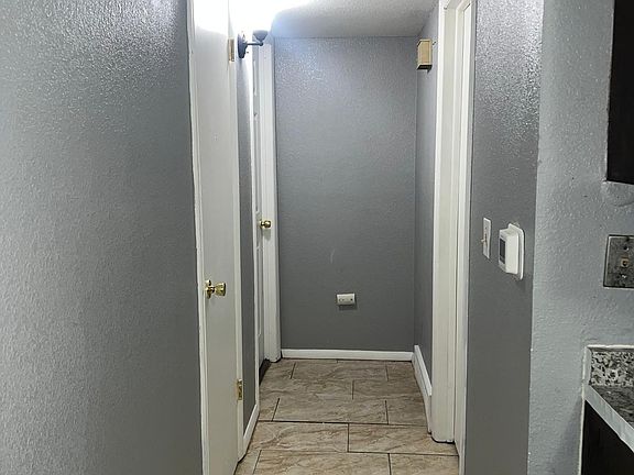 4th image of 3677 Michigan Ave APT 4